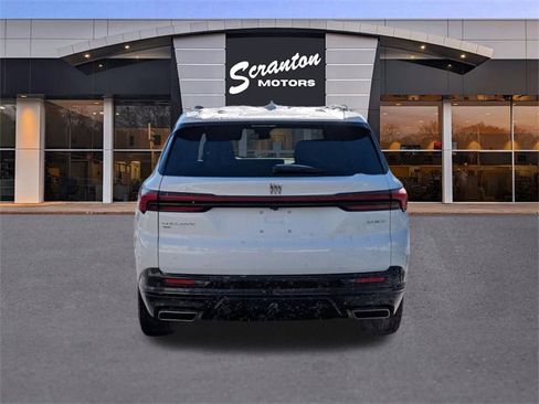 Used 2025 Buick Enclave Sport Touring image 4