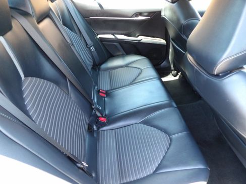 Used 2021 Toyota Camry SE FWD image 14