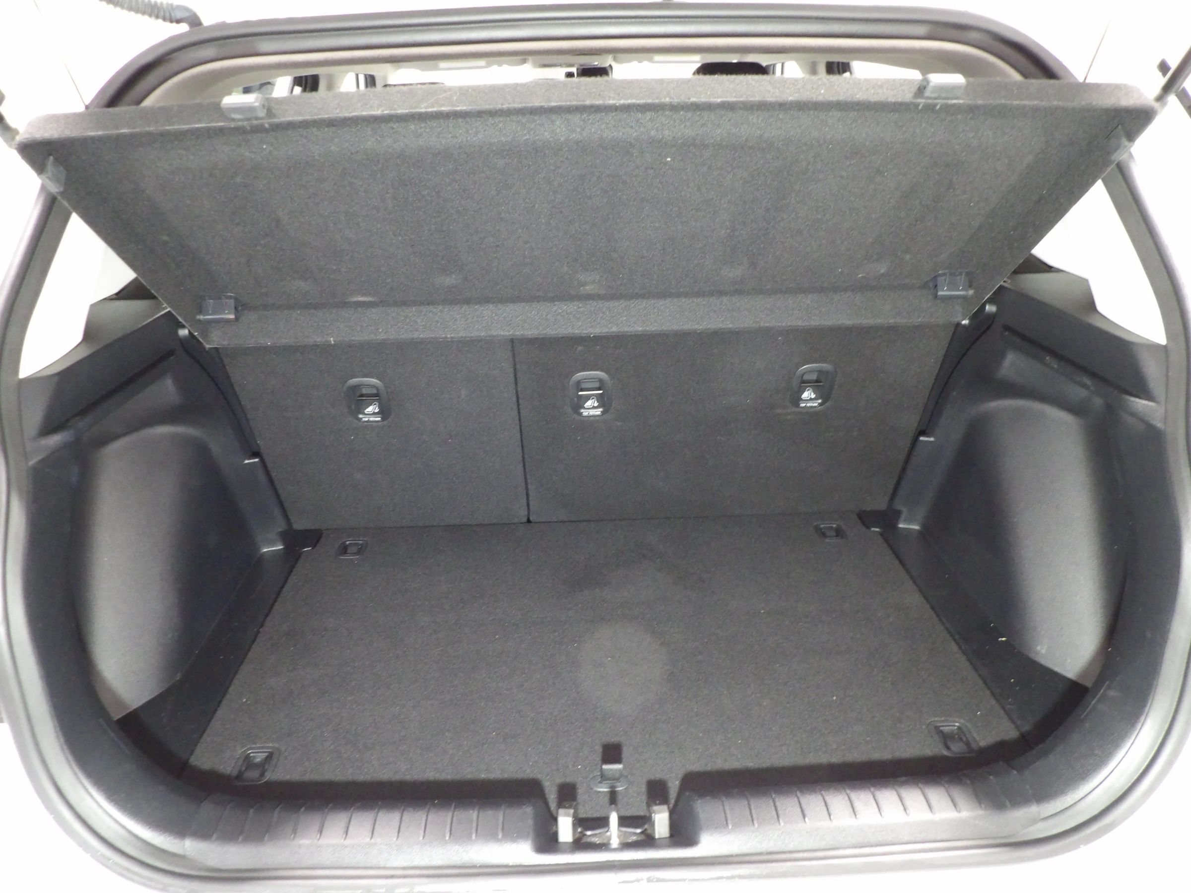 Used 2025 Hyundai Venue SEL FWD image 6