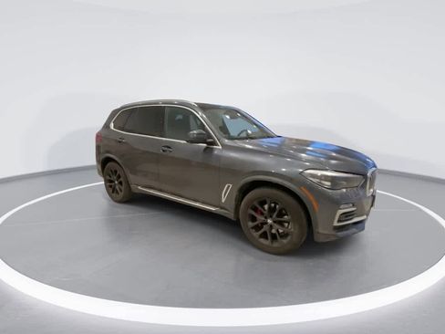 Used 2019 BMW X5 xDrive40i w/ Premium Package image 2