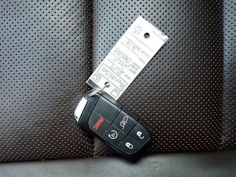 Used 2019 Jeep Grand Cherokee Overland image 30