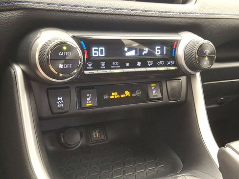 Certified 2024 Toyota RAV4 SE w/ Convenience Package AWD/4WD image 19