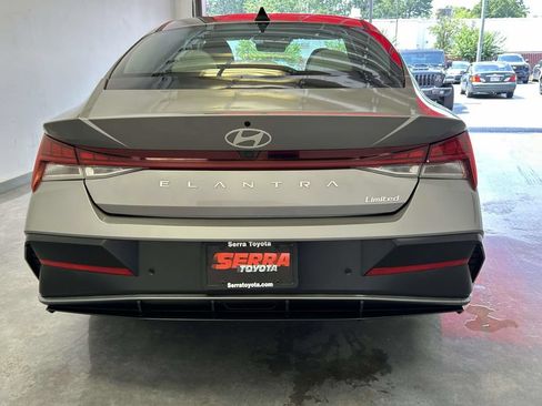 Used 2024 Hyundai Elantra Limited FWD image 4