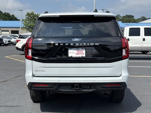Certified 2025 Ford Expedition Active AWD/4WD image 30