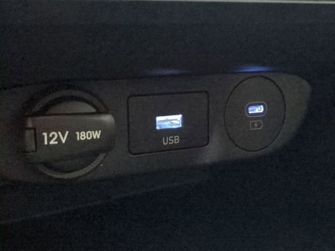 Certified 2025 Hyundai Elantra Limited FWD image 26