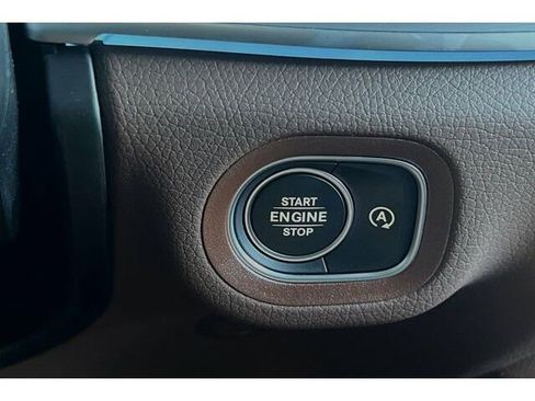 Used 2024 Mercedes-Benz GLS 450 4MATIC image 18