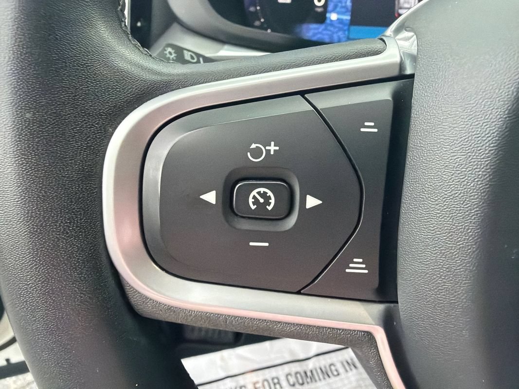Used 2023 Volvo XC60 B5 Core w/ Climate Package FWD image 12