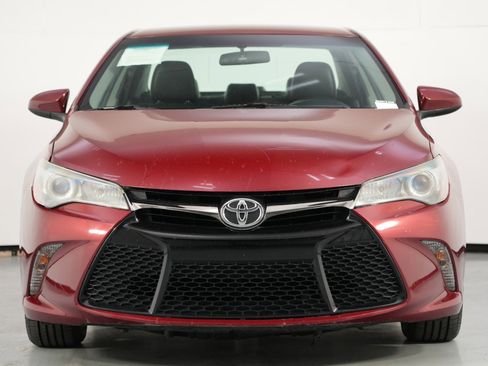 Used 2016 Toyota Camry SE image 6