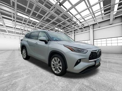 Used 2024 Toyota Highlander Limited