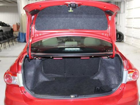 Used 2013 Toyota Corolla LE image 26