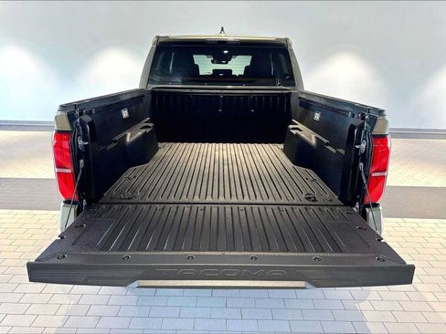 Used 2024 Toyota Tacoma TRD Sport AWD/4WD image 33