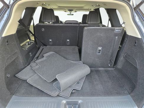 Certified 2025 INFINITI QX60 Luxe image 9