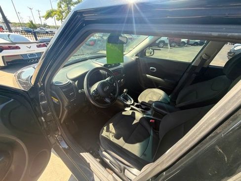 Used 2016 Kia Soul FWD image 17