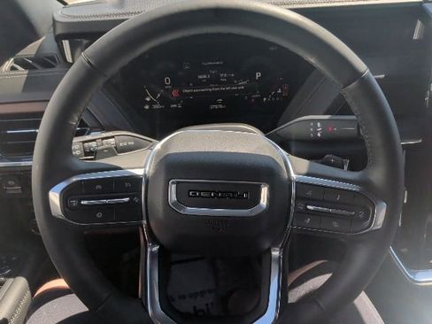 Certified 2025 GMC Yukon Denali image 28