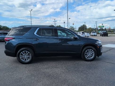 Used 2022 Chevrolet Traverse LT FWD image 10