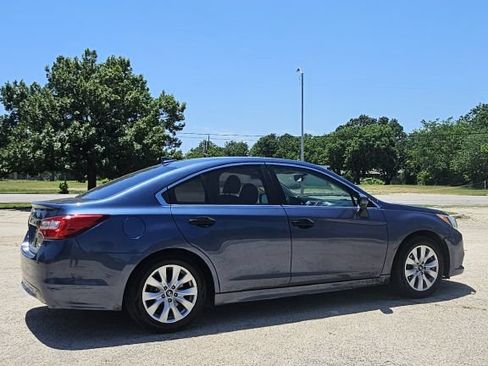 Used 2017 Subaru Legacy 2.5i Premium AWD/4WD image 4