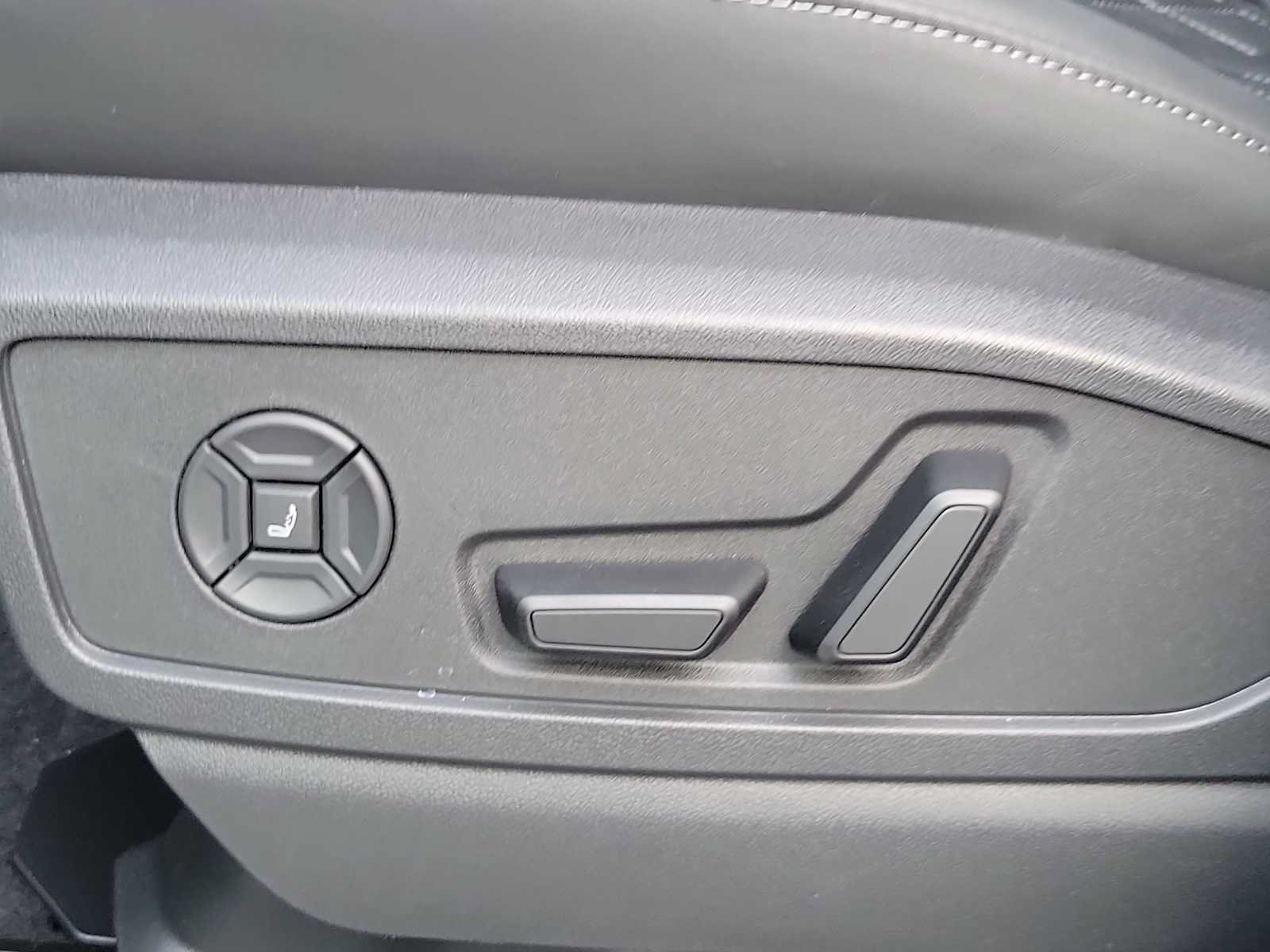 New 2026 Audi SQ5 Premium Plus AWD/4WD image 16