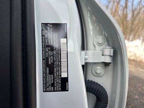 Certified 2025 Volvo V60 B5 Cross Country Plus image 32