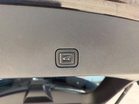 Used 2021 Cadillac XT6 Sport w/ Platinum Package AWD/4WD image 6