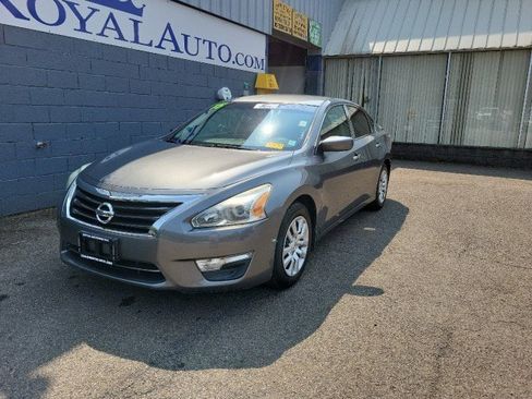 Used 2015 Nissan Altima 2.5 S image 2