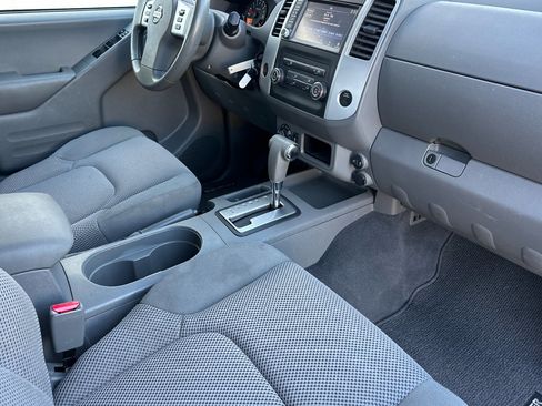 Certified 2019 Nissan Frontier SV image 15