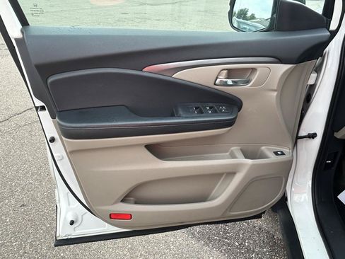Used 2016 Honda Pilot LX image 15