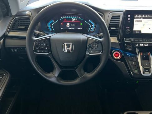 Used 2024 Honda Odyssey Elite image 17