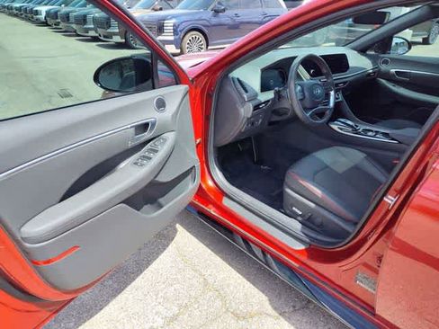 Used 2023 Hyundai Sonata SEL Plus image 2