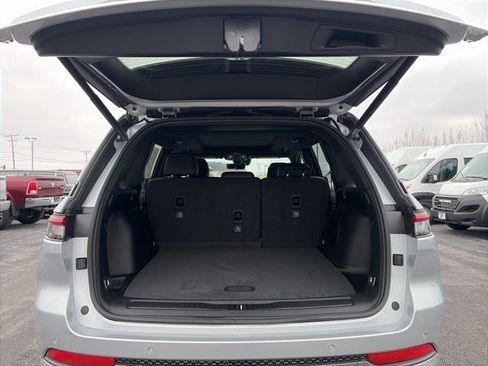 New 2026 Jeep Grand Cherokee Limited Reserve image 10