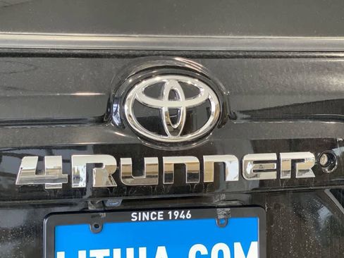 Certified 2019 Toyota 4Runner SR5 Premium AWD/4WD image 12
