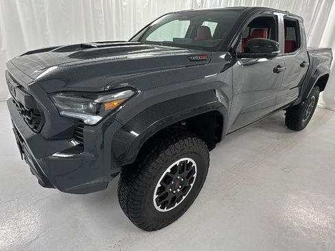Used 2025 Toyota Tacoma TRD Sport image 7