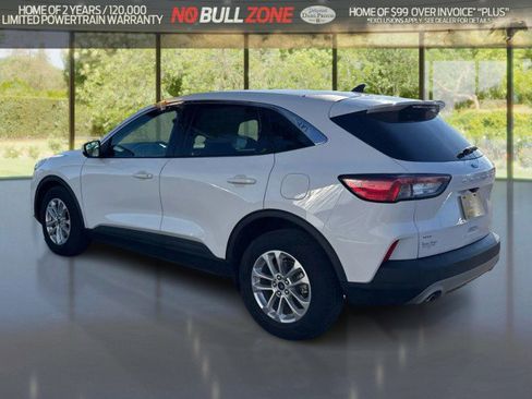 Certified 2021 Ford Escape SE image 3