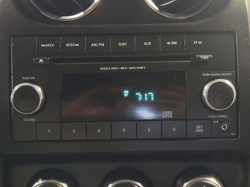 Used 2014 Jeep Patriot Sport image 25