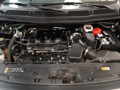 Used 2018 Ford Explorer XLT w/ Equipment Group 202A image 24