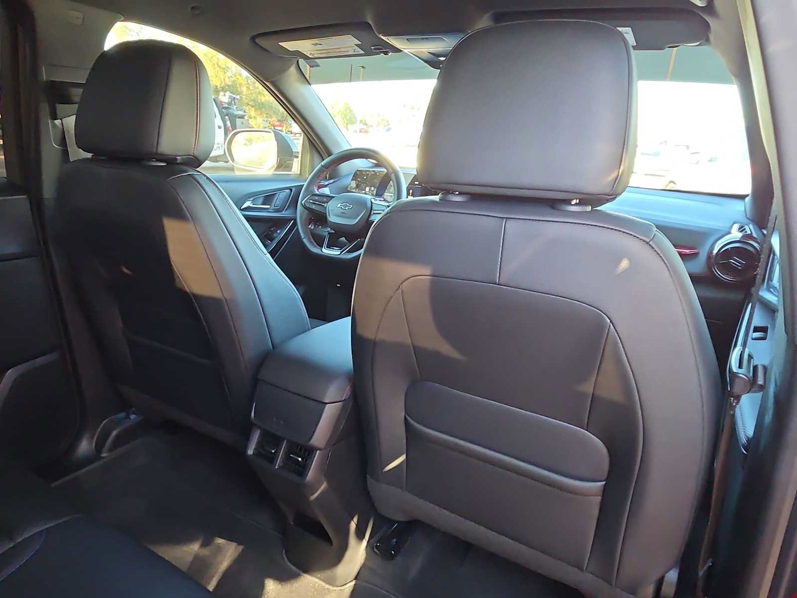 Used 2026 Chevrolet Equinox RS FWD image 16