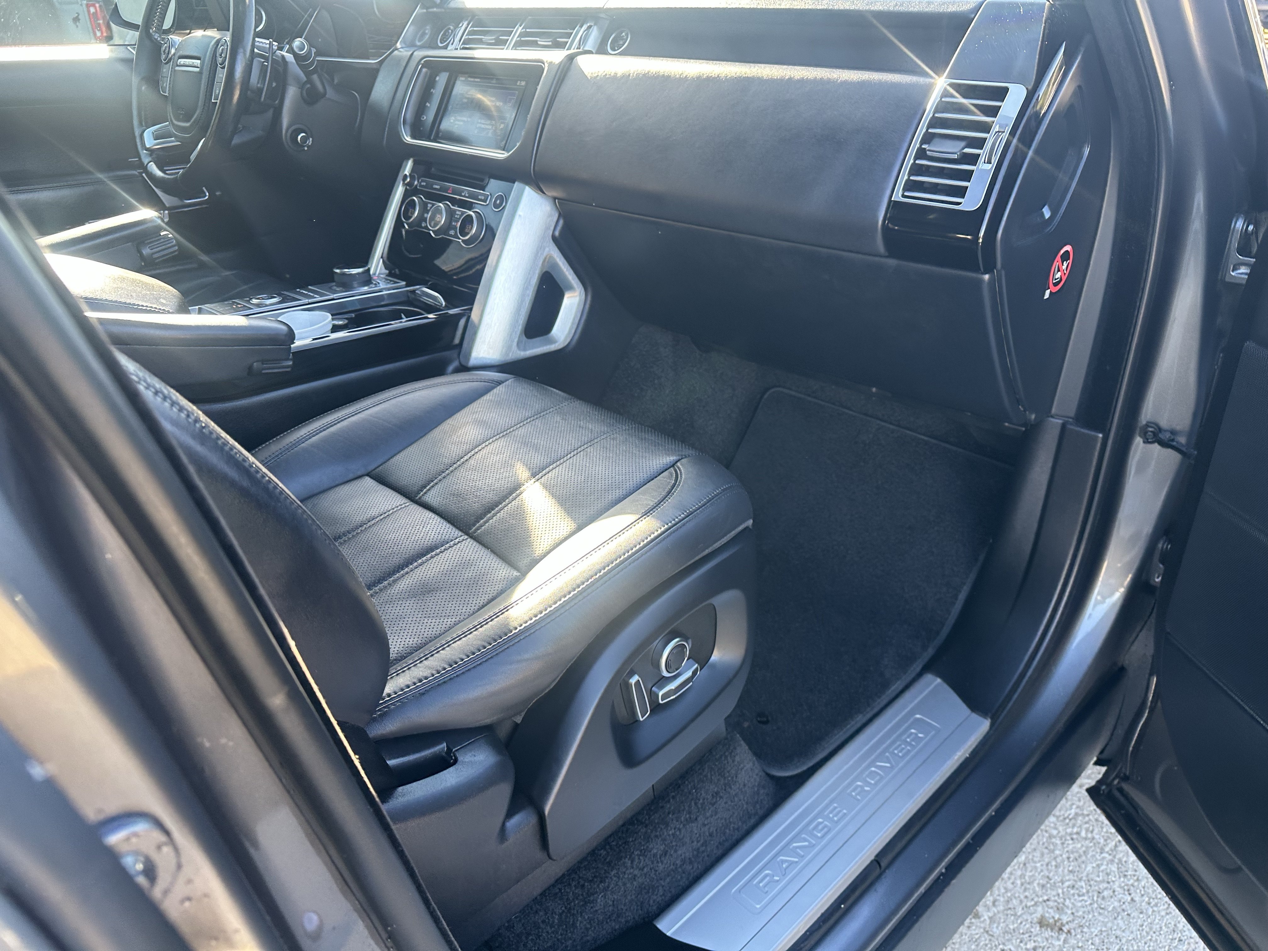 Used 2016 Land Rover Range Rover Supercharged AWD/4WD image 12