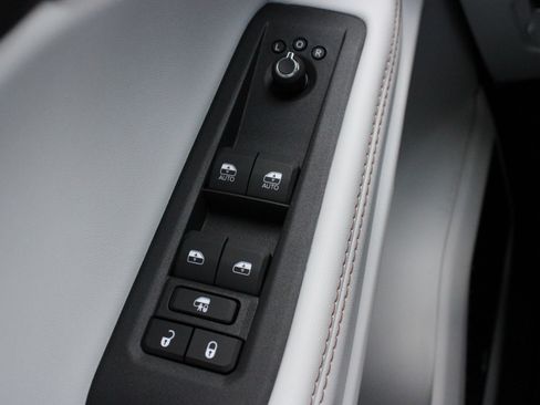 New 2026 Jeep Cherokee Overland w/ Advanced Pro Tech Group AWD/4WD image 25