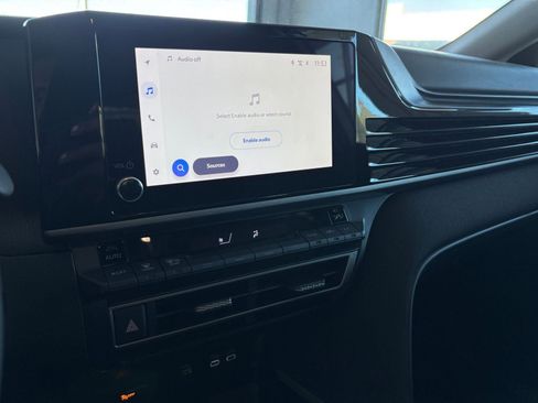 Used 2025 Toyota Camry LE image 27