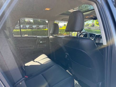 Used 2020 Toyota 4Runner TRD Off-Road Premium AWD/4WD image 23