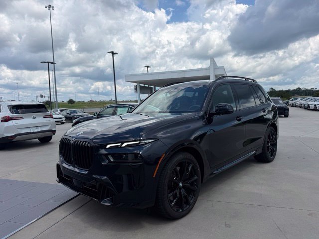 Used 2026 BMW X7 xDrive40i w/ M Sport Package AWD/4WD image 1