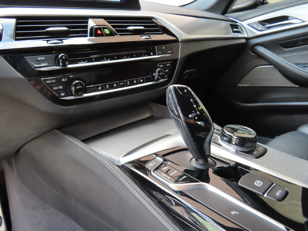 Used 2018 BMW M550i xDrive AWD/4WD image 19