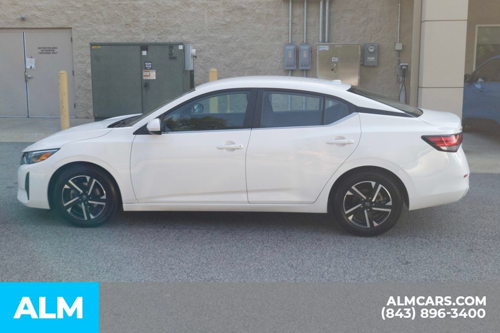 Used 2024 Nissan Sentra SV FWD image 10