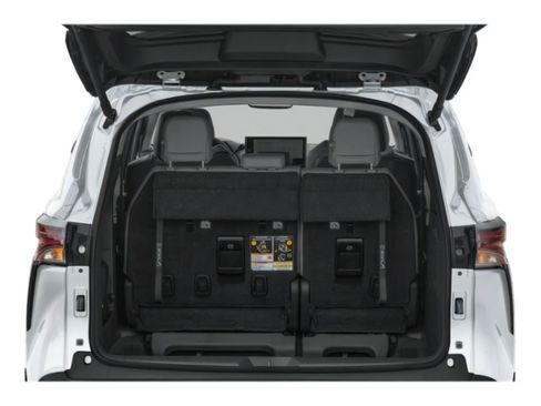 New 2026 Toyota Sienna XLE image 13