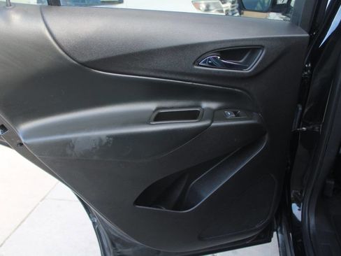 Used 2024 Chevrolet Equinox LT image 9