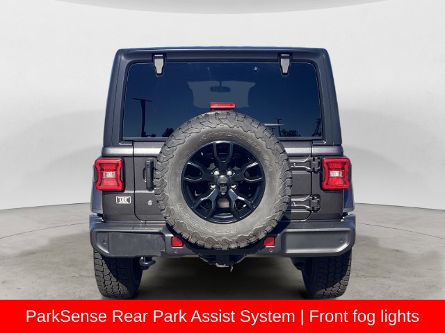 Used 2018 Jeep Wrangler Unlimited Sahara w/ Cold Weather Group AWD/4WD image 4