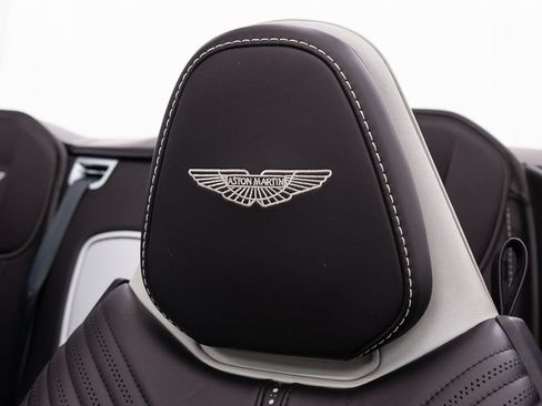 Used 2023 Aston Martin DB11 Volante RWD image 25
