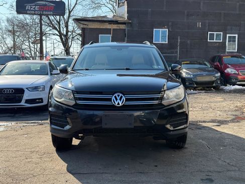 Used 2016 Volkswagen Tiguan S image 12