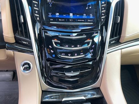 Used 2020 Cadillac Escalade Platinum image 20
