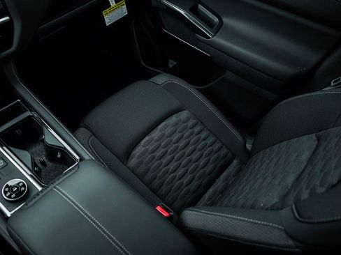 New 2025 Nissan Pathfinder SV image 27