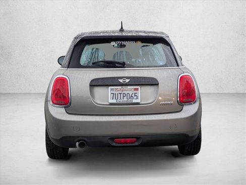 Used 2016 MINI Cooper 4-Door Hardtop image 6